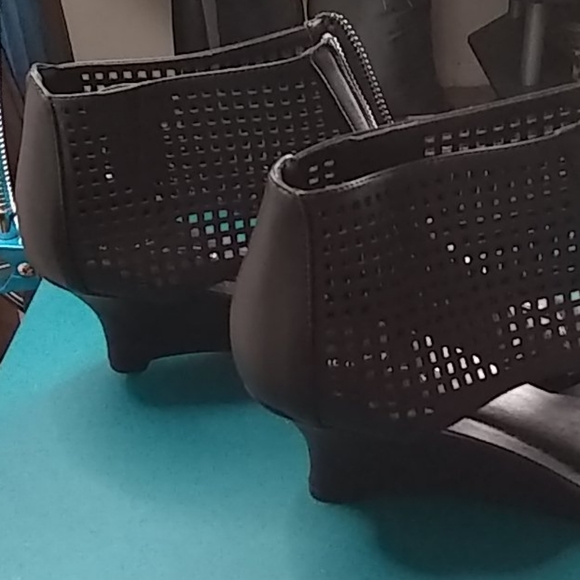 Front Zip Gladiator,Black, Special Occasion, Sz10 - Picture 4 of 5